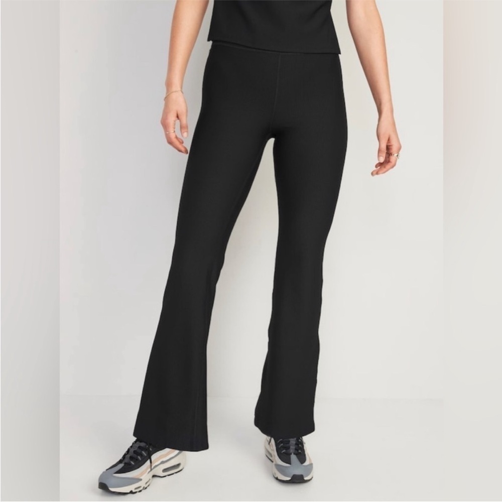 NWT! Old Navy Black Extra High-Waisted PowerSoft Rib-Knit Flare Pants 🚥